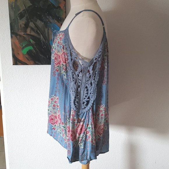 Angie Boho Blue Floral Cold Shoulder Top Size Medium - Picture 3 of 13